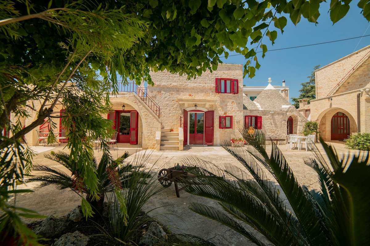 [Locorotondo] Masseria Trulli Bruni with pool gallery image 4