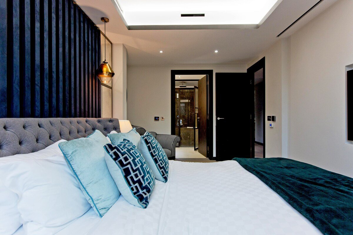 37GS Residences | 3bedroom Apt 205 near Piccadilly gallery image 2