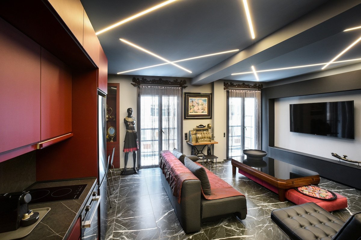 Luxury apt for Friends & Family, at Mitropoleos gallery image 4