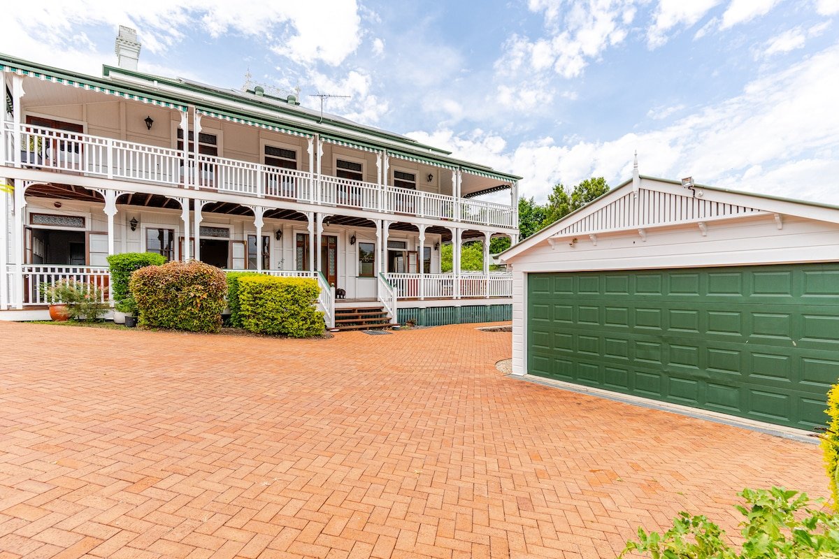 Iconic Norman Park Queenslander with Private Pool gallery image 4