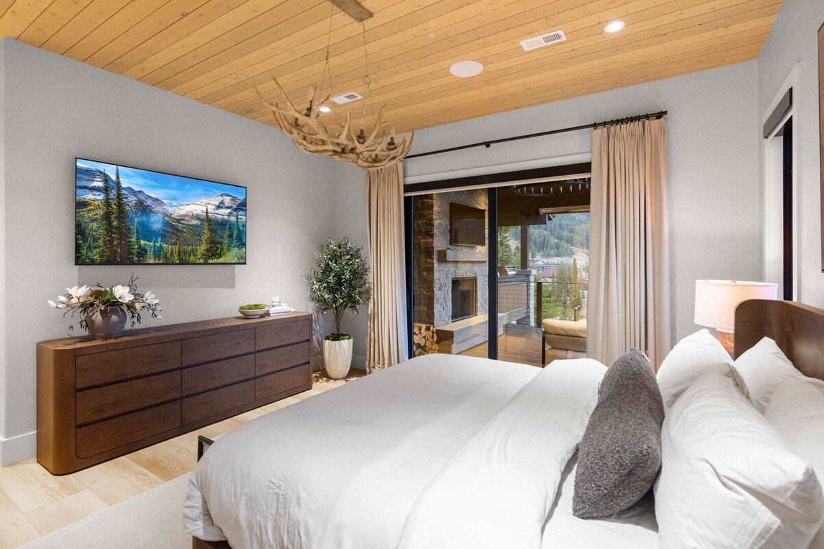 Whitefish Mountain luxury at its finest gallery image 3