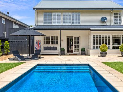 Bella Vista Retreat With Pool, 950m to Beach