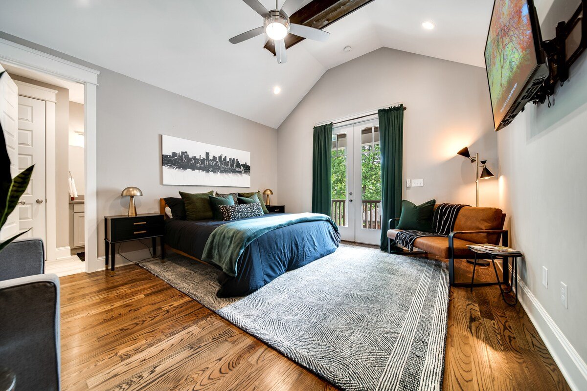 Nell’s Haven Two Miles to Downtown & Broadway gallery image 5