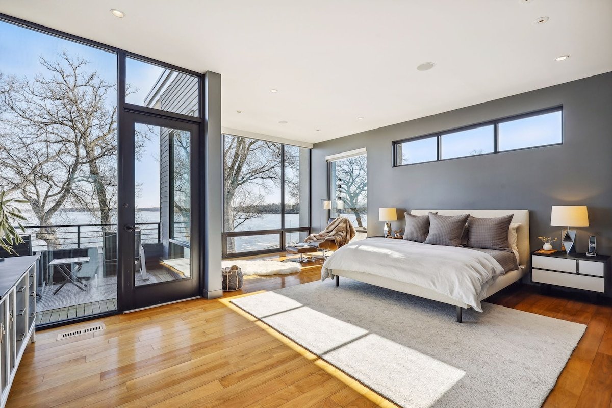 The LUXE on Minnetonka | Private Waterfront gallery image 4