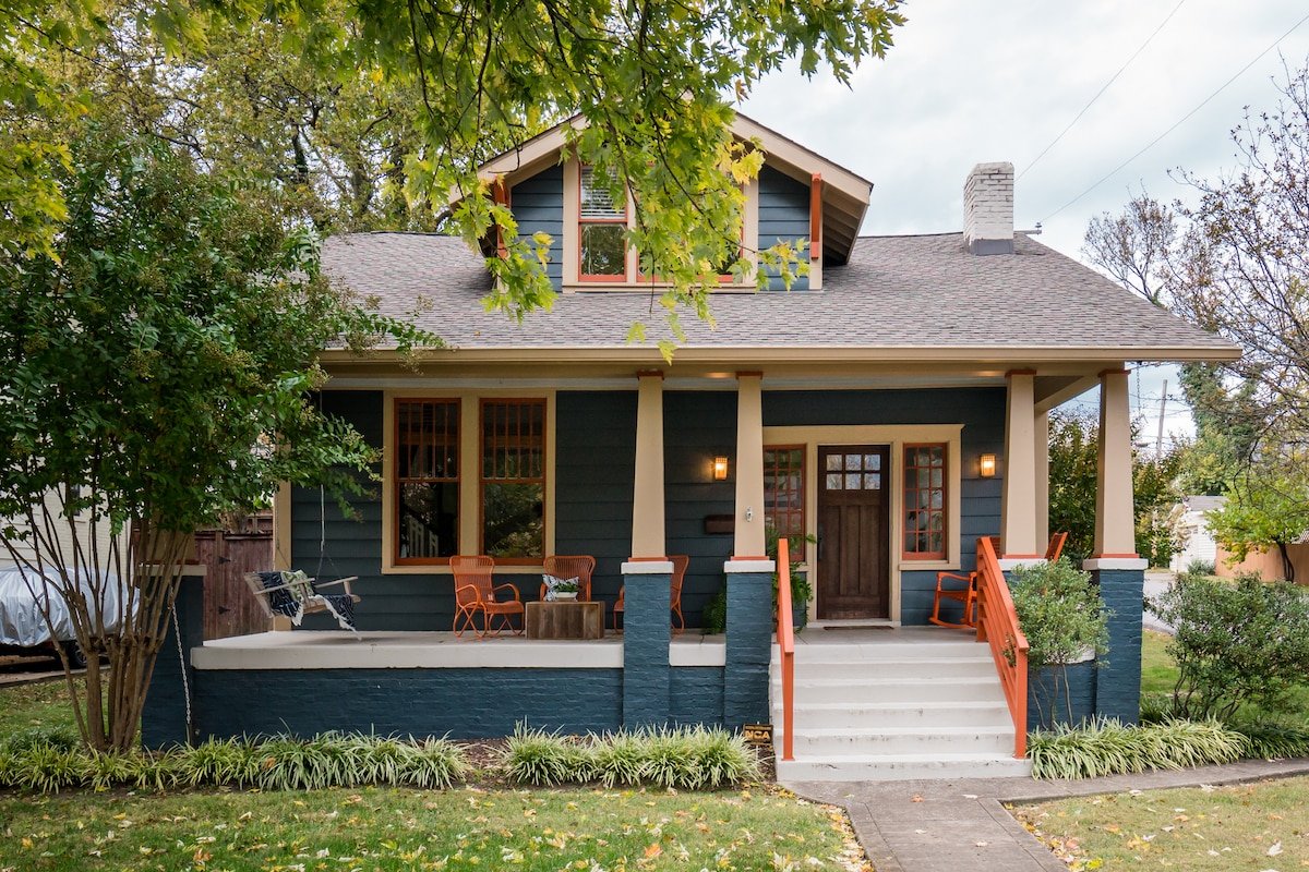 Charming Music Row 20s Bungalow in 12 South gallery image 2