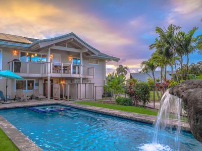 Tropical and Elegant. Ocean/waterfall views. Pool