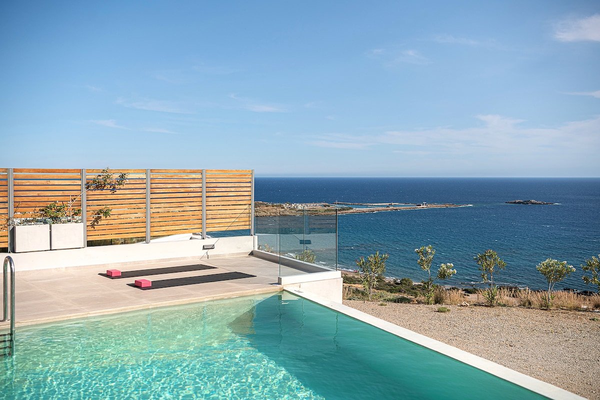 Krystallon West – Superb views, close to the beach gallery image 3