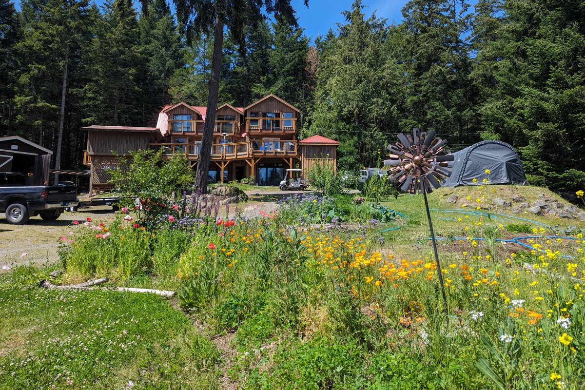Galiano Grow House Farm Stay