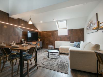 Urban Apt in Vinohrady with A/C – CORU House