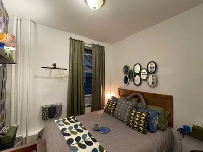 5 bdrm, 2 bath apt on Manhattan’s Upper West Side!