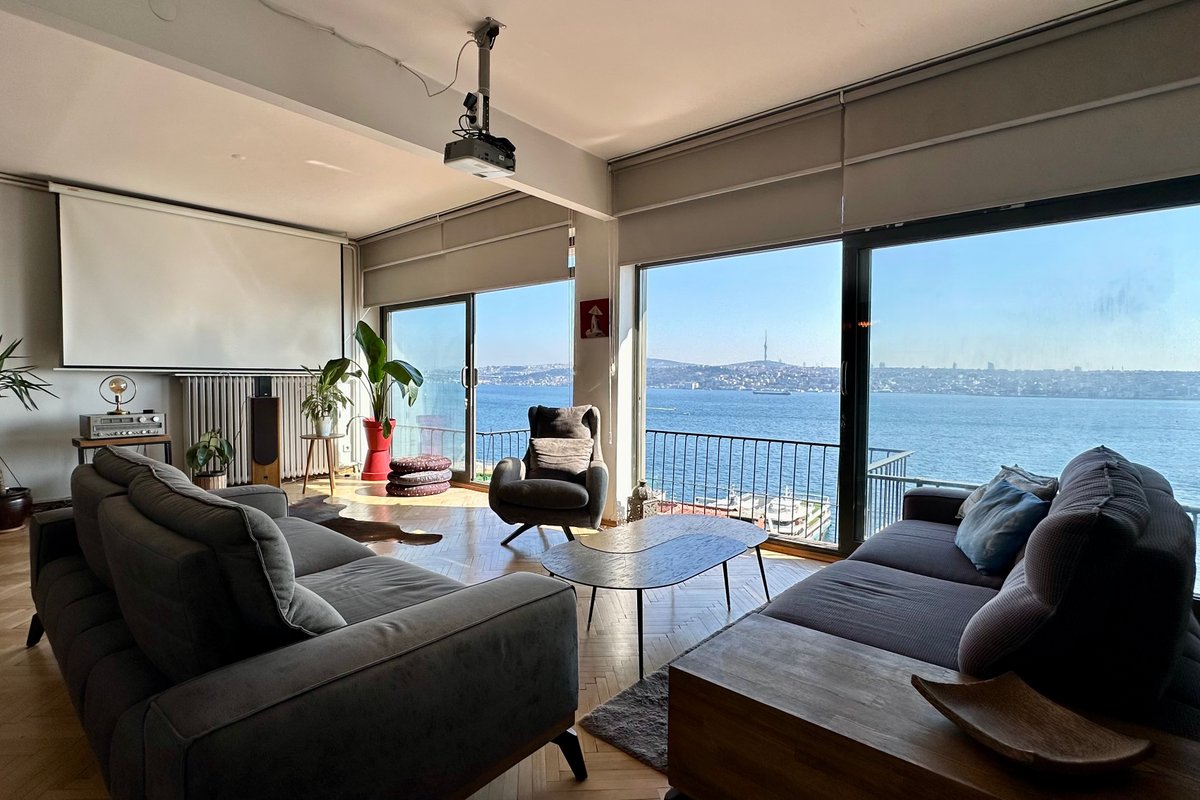 Amazing Bosphorus View and Cosy Balcony