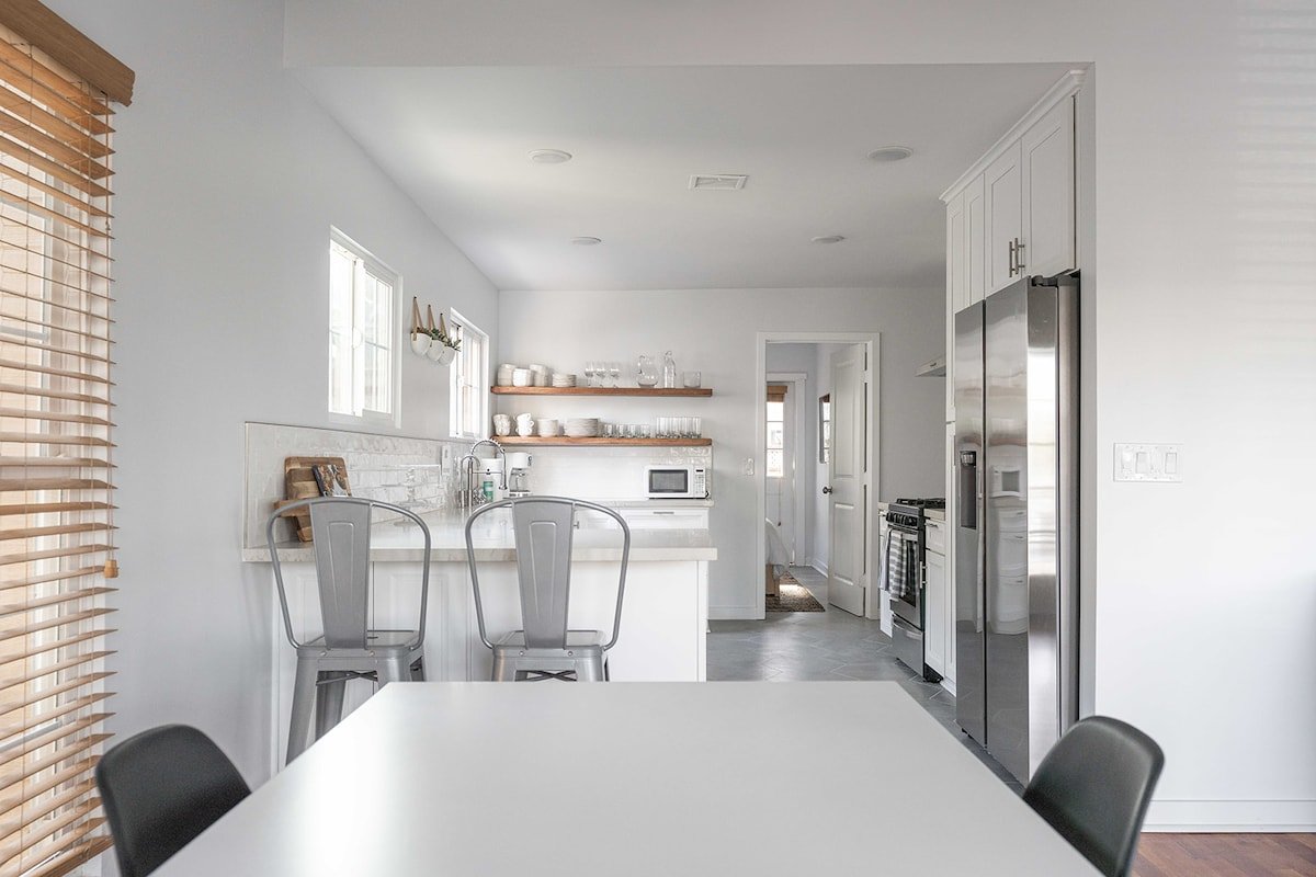 Groups Multi Unit 8BR/7BA, walk to beach & shops gallery image 5