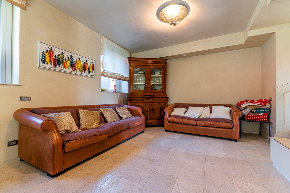 Vicino Bergamo e aeroporto con piscina e giardino gallery image 3