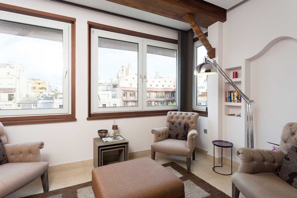 Superior Deluxe Six-bedroom Apartment gallery image 5