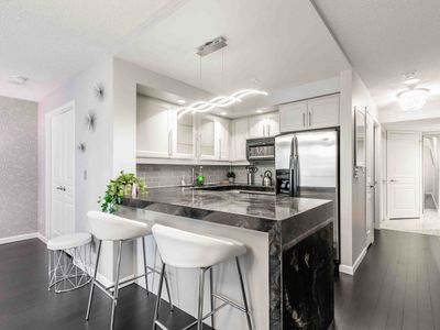 Location & Style 2 BDRM~Gym/Parking/Cable TV