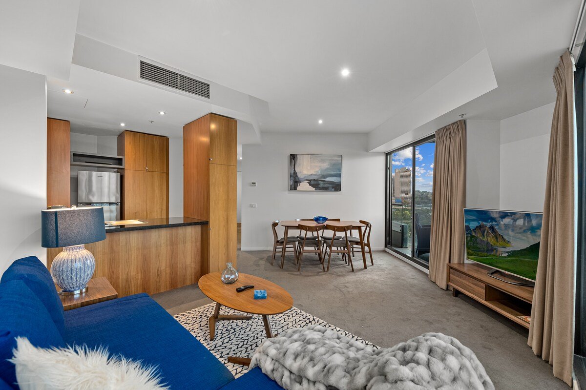 Exclusive Stays – Gallery Tower II gallery image 5