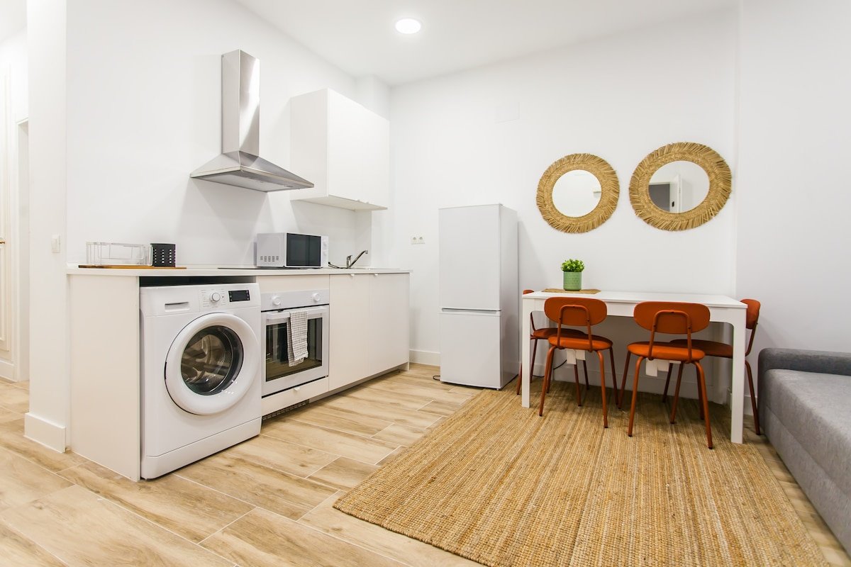 Plaza España- Tranquilo & Limpio gallery image 2