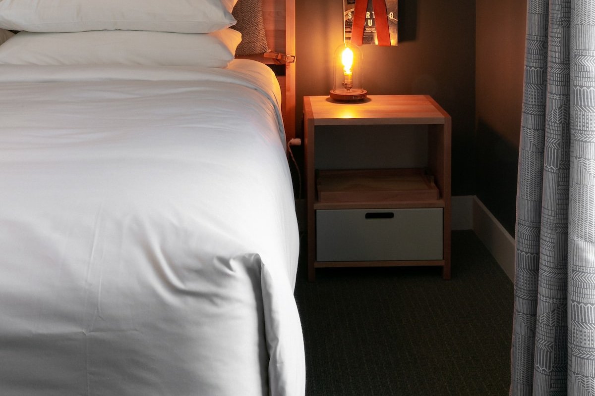 2BR Suite: Walk Downtown, Full Kitchen & Living gallery image 3