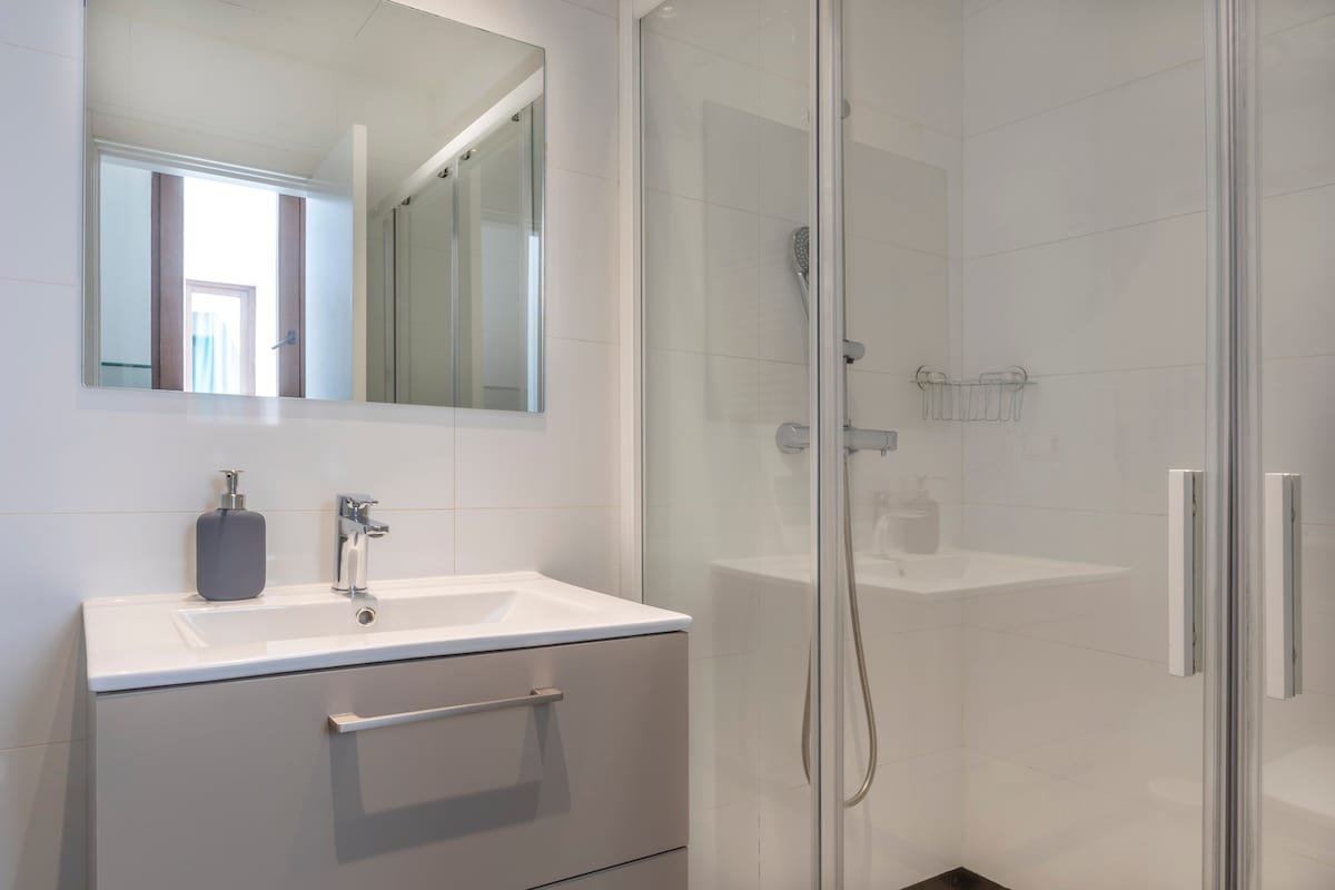 Superior 2 Bedroom Apartment – Chueca gallery image 5