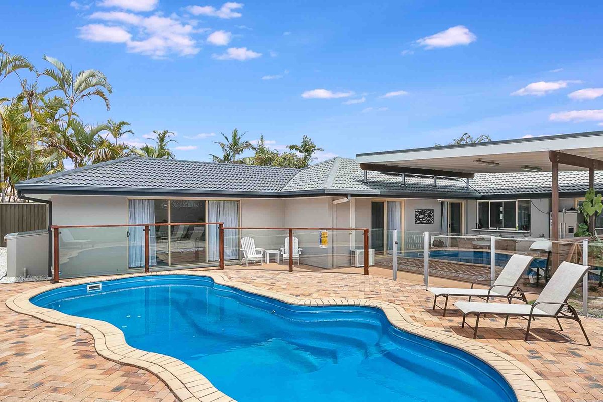 Bogangar family pad with pool by uHoliday