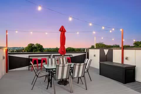Luxe Home | Rooftop Views | Game Room | Mins to DT gallery image 2