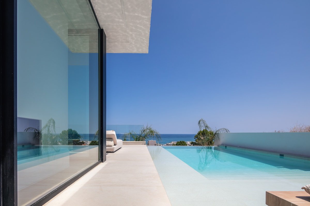 Superb sea views, 450m to sandy beach, heated pool gallery image 5