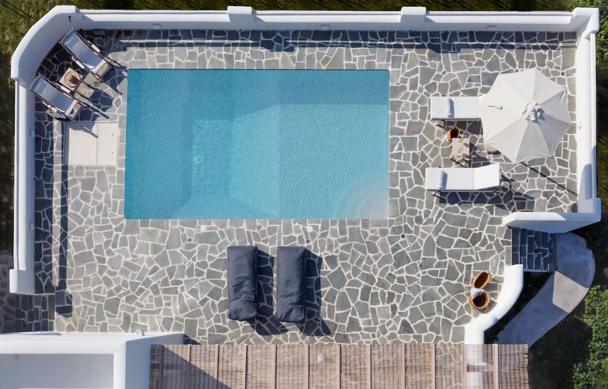ILI ~ Villa ~ 3 Bedroom ~ Pool ~ Plaka Beach gallery image 2