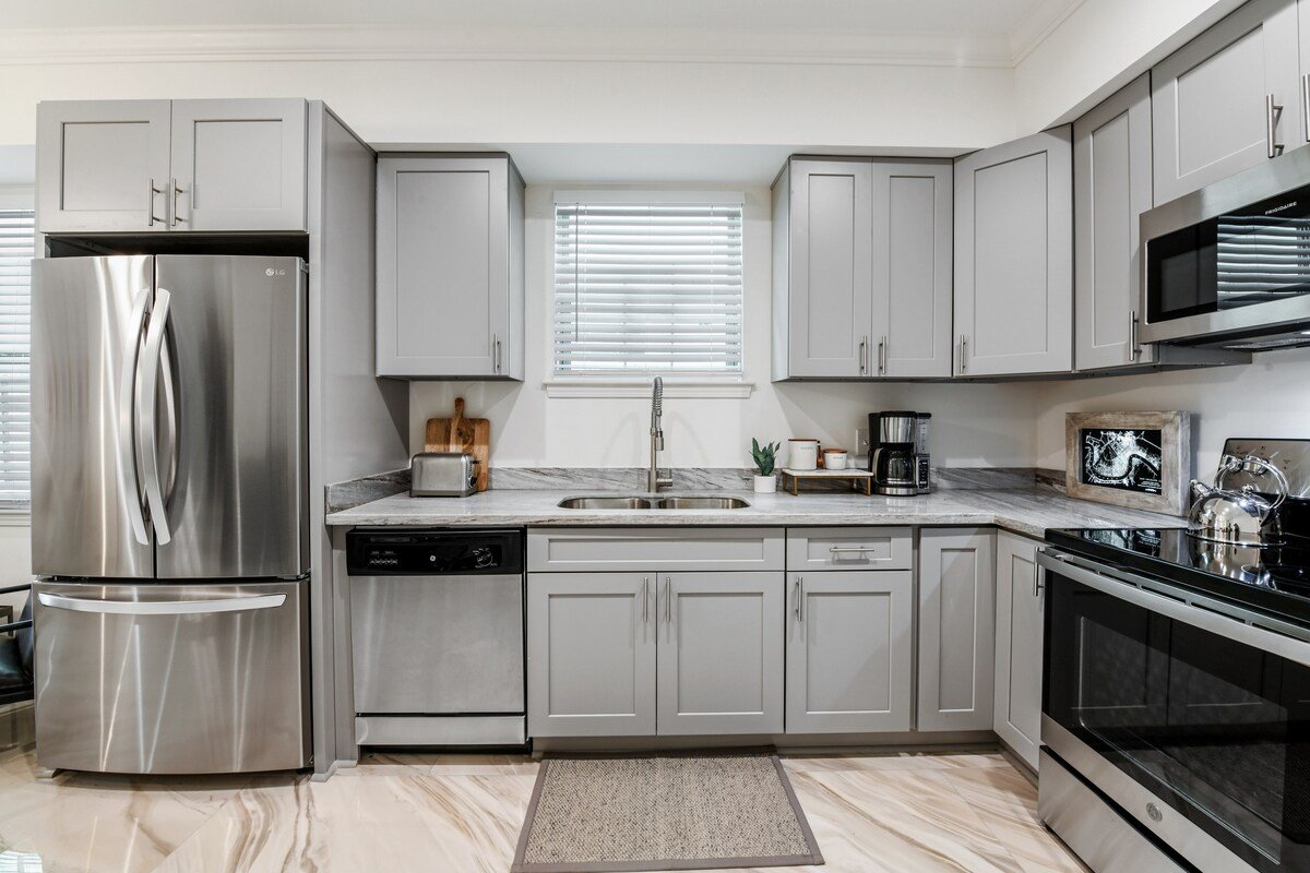 New Upscale House by Superdome 5BR 5BA gallery image 5