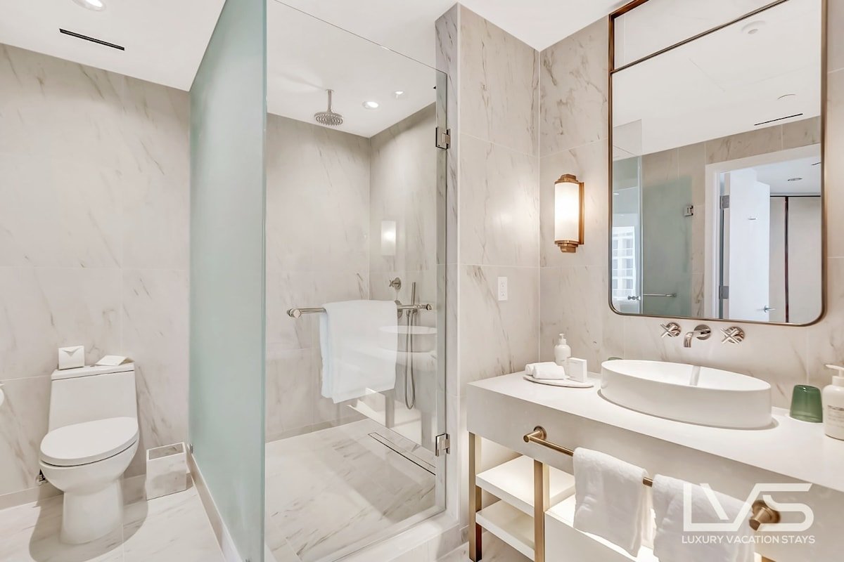 LVS Four Seasons FTL Direct OceanView Beach Resort gallery image 3