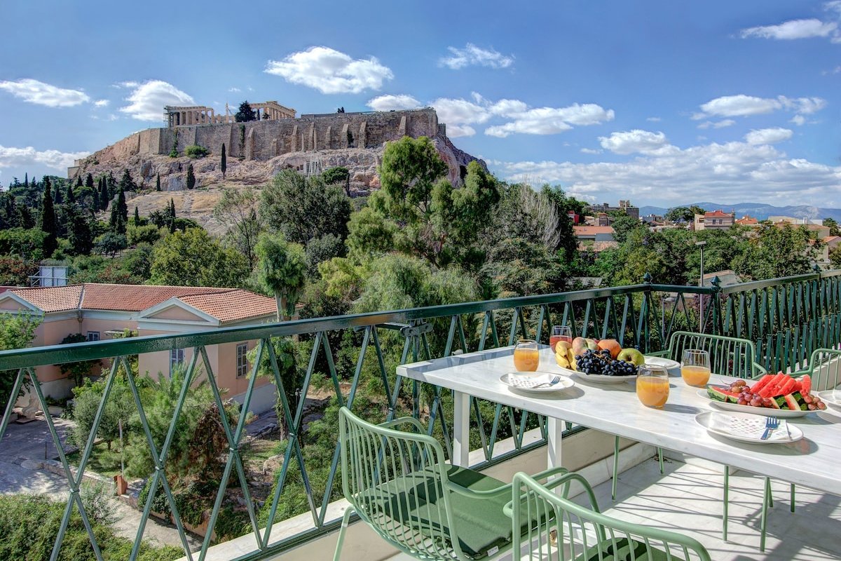 Frixos Acropolis Luxury Apartment gallery image 2