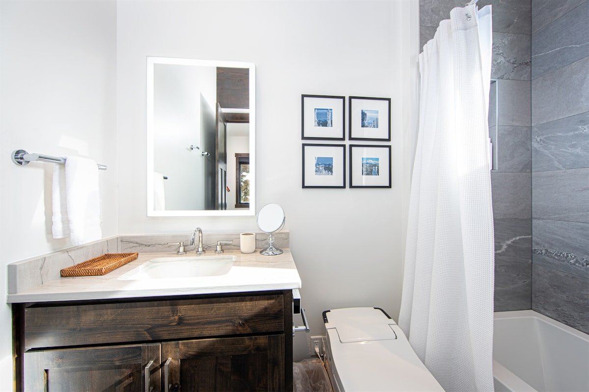 Luxury Ski-In/Ski-Out. Elevator, Game Room, Views! gallery image 4