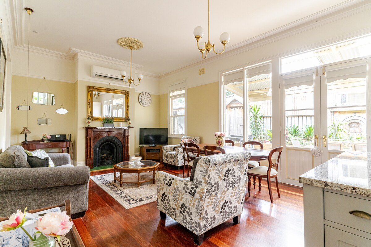 3 Bedroom “olde world” in Lilydale gallery image 3