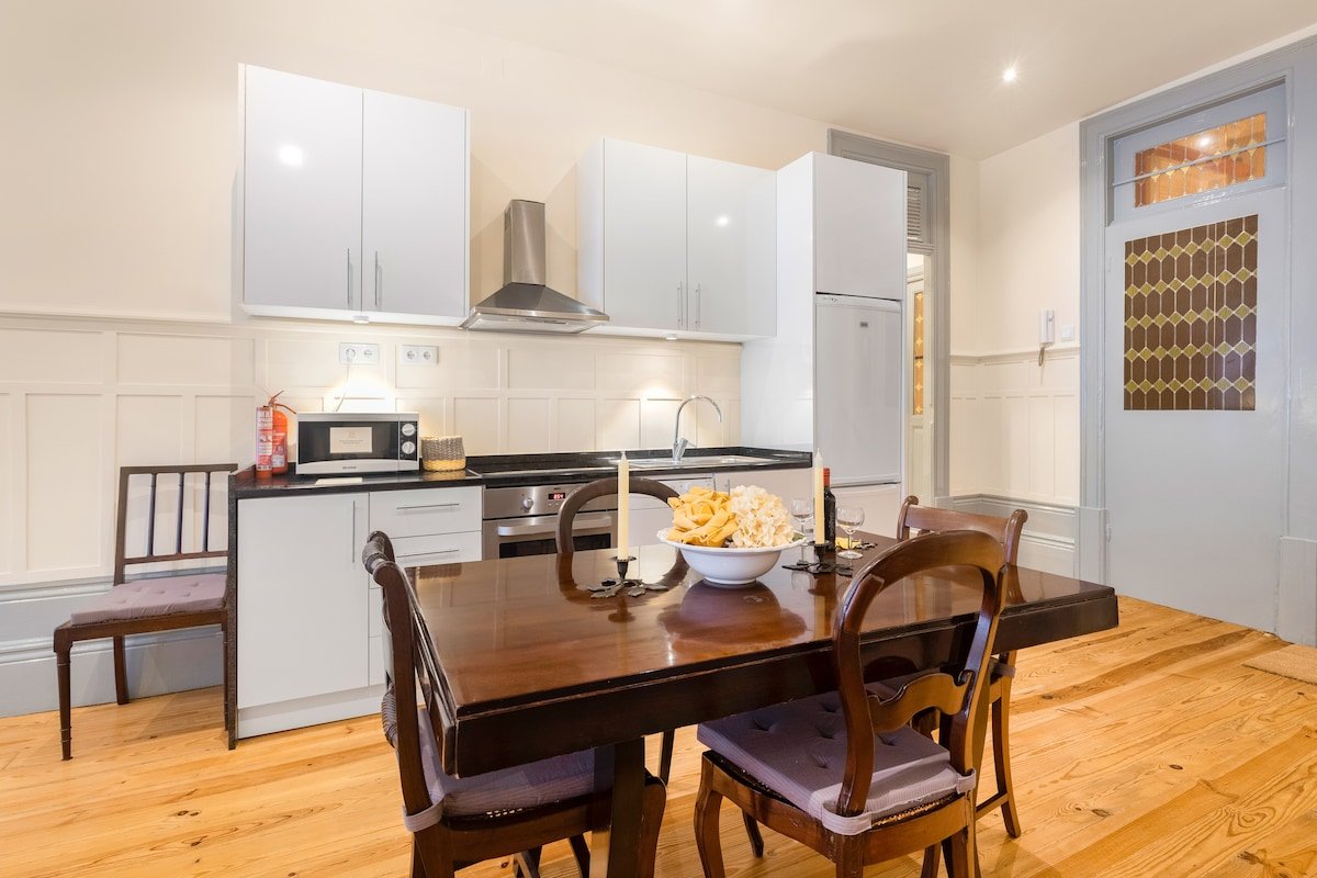 Mouzinho 134 – Historical Center – Yellow gallery image 5