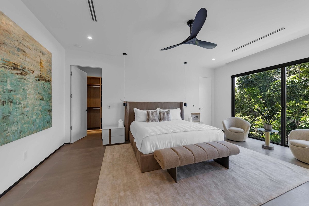 LVS Enclave- Brand New Luxe Las Olas Beach Villa gallery image 5