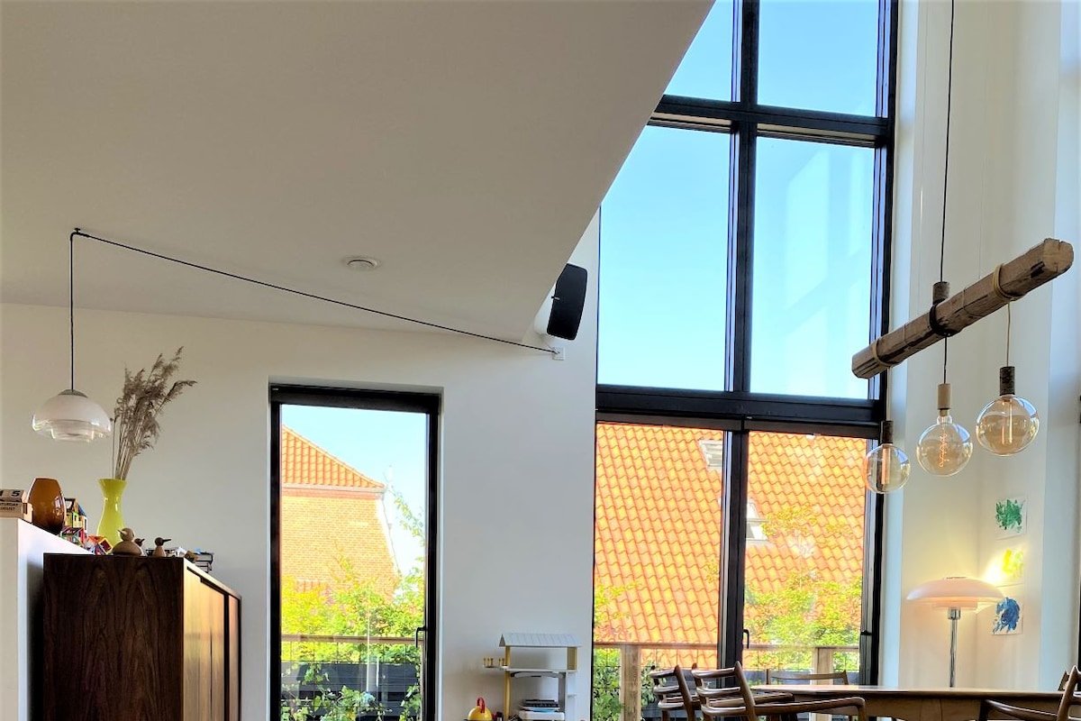 Unique Architect-Designed Home close to CityCentre gallery image 4