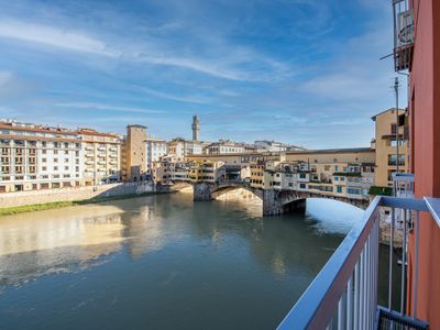 [Ponte Vecchio] Prestige and unique view