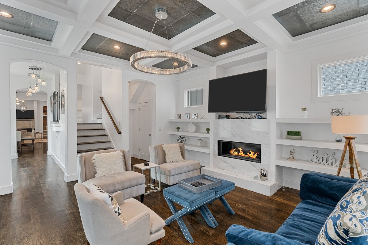 Nashville’s Ultimate Luxury Stay~Sleeps 11~Rooftop gallery image 2