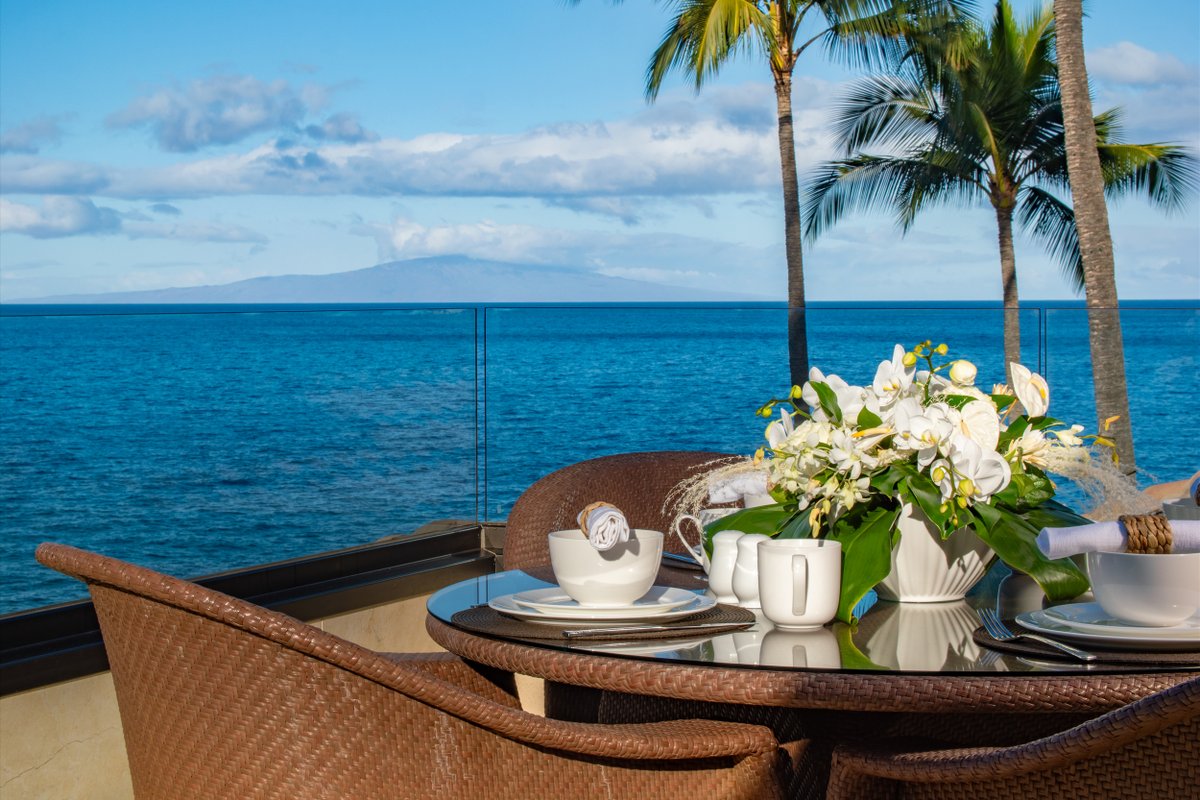 Makena Surf’s Best! 3/3 Ocean Front Top Flr E301