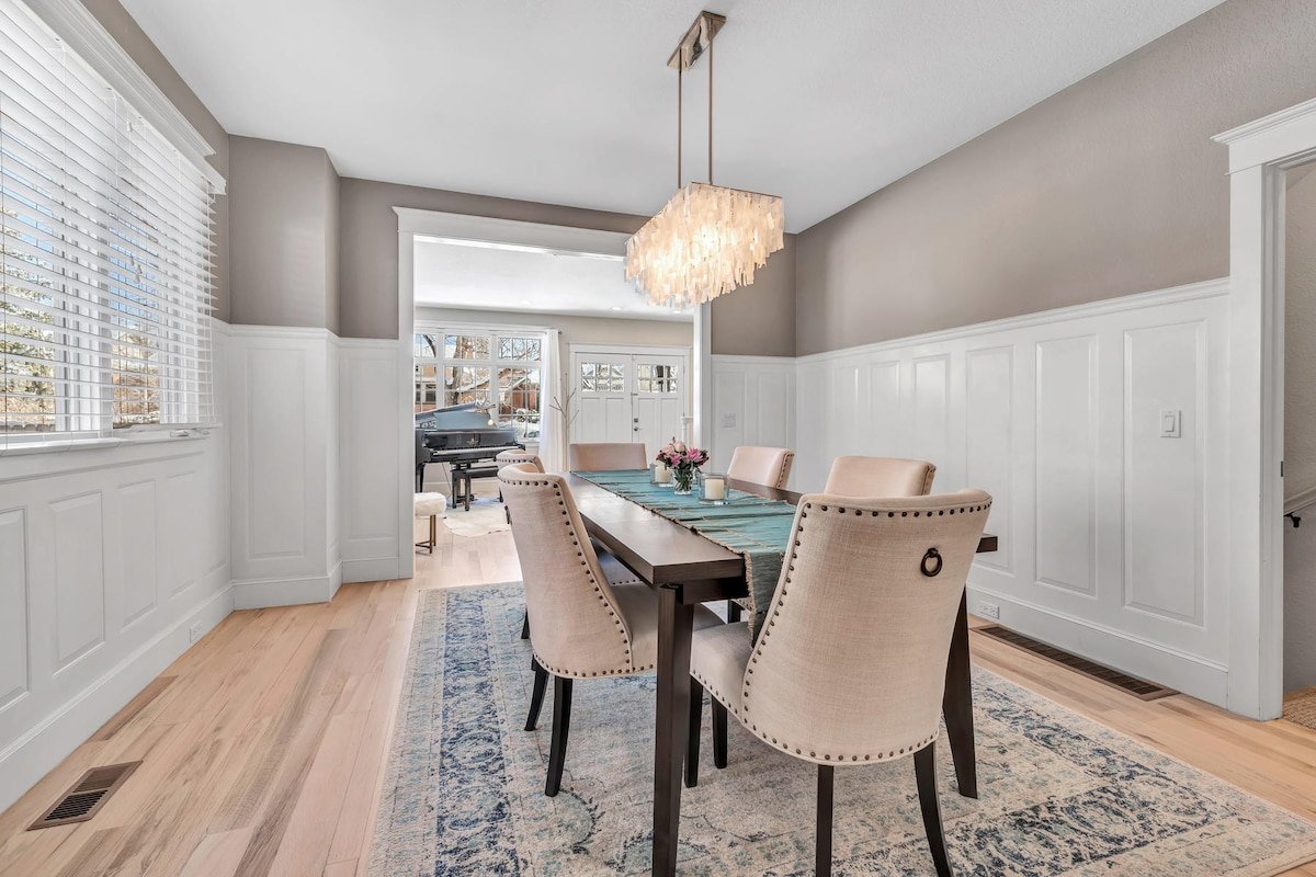 Luxury Retreat: One Block to Washington Park gallery image 4