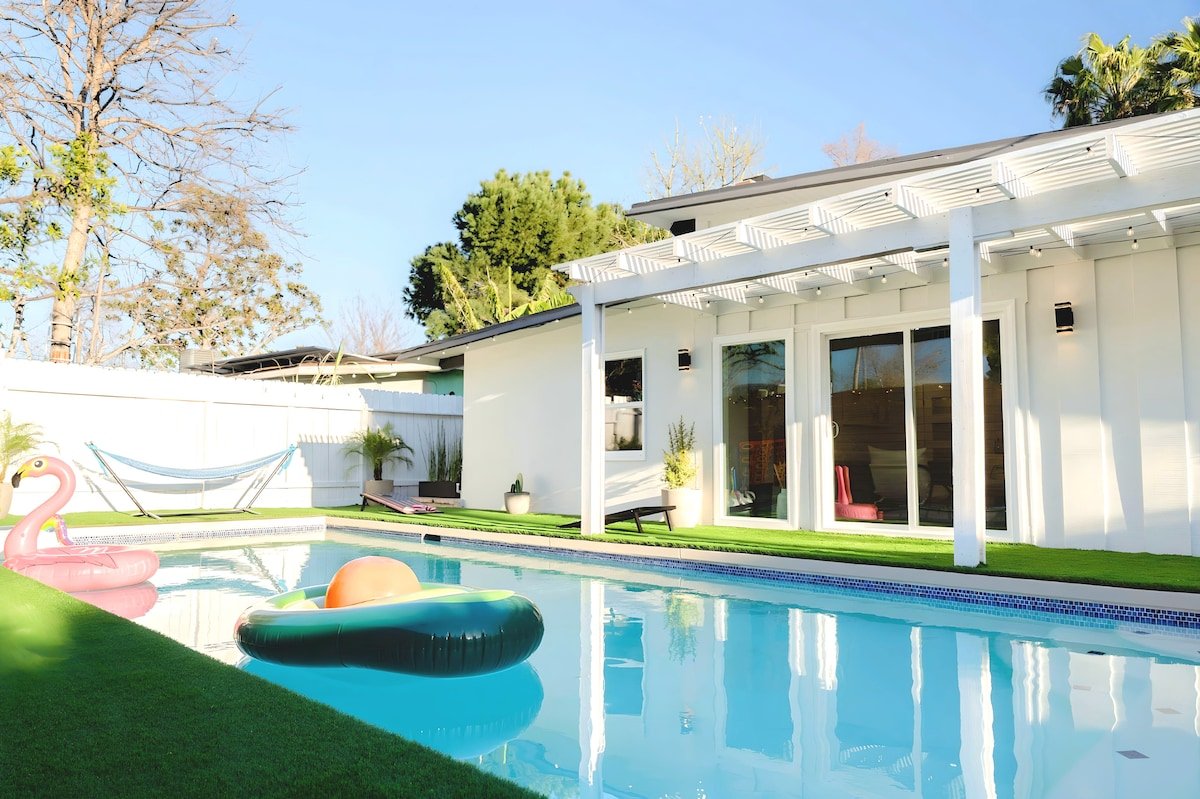 Modern Pool House I 4Beds I Spa I Game Room gallery image 3