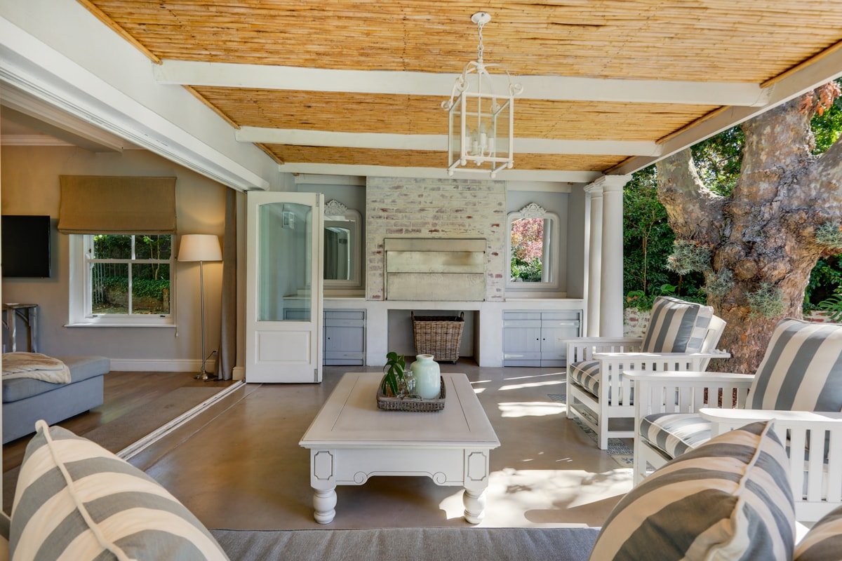 Charming Home in Constantia gallery image 3