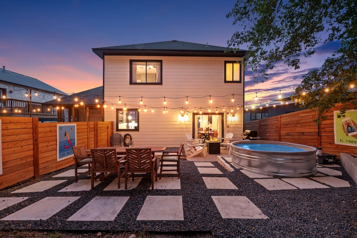 Up to 16- Main+Guest home+Gameroom+POOL+Yard+Grill gallery image 2