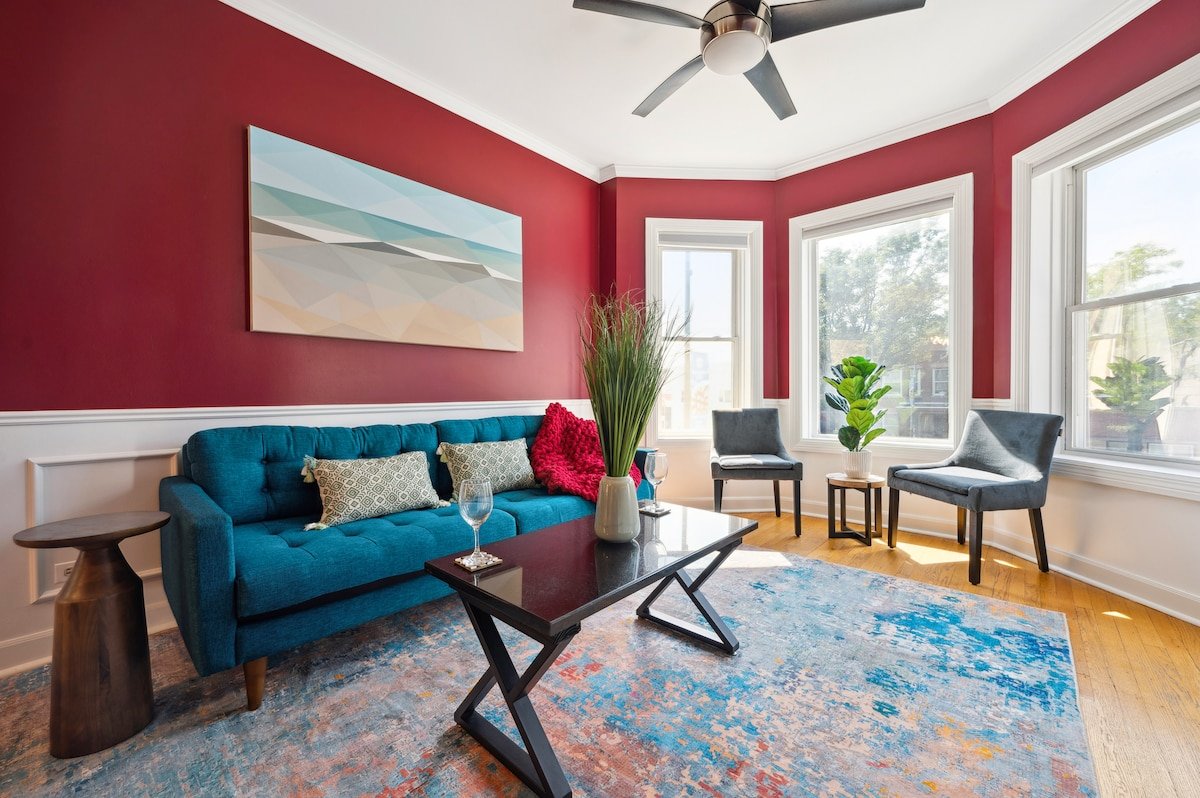 Near Wrigley • Sleeps 6 • Firepit & Free Parking gallery image 2