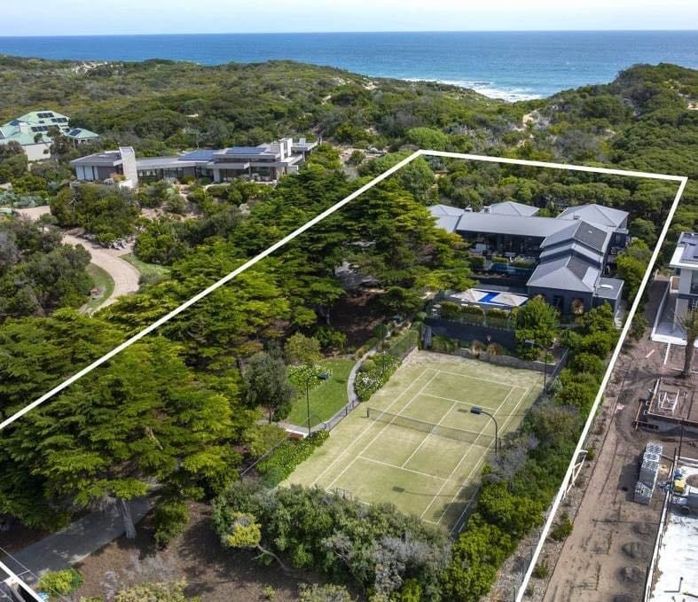 *Ohana Luxury Retreat*-beach access, heated pool gallery image 2