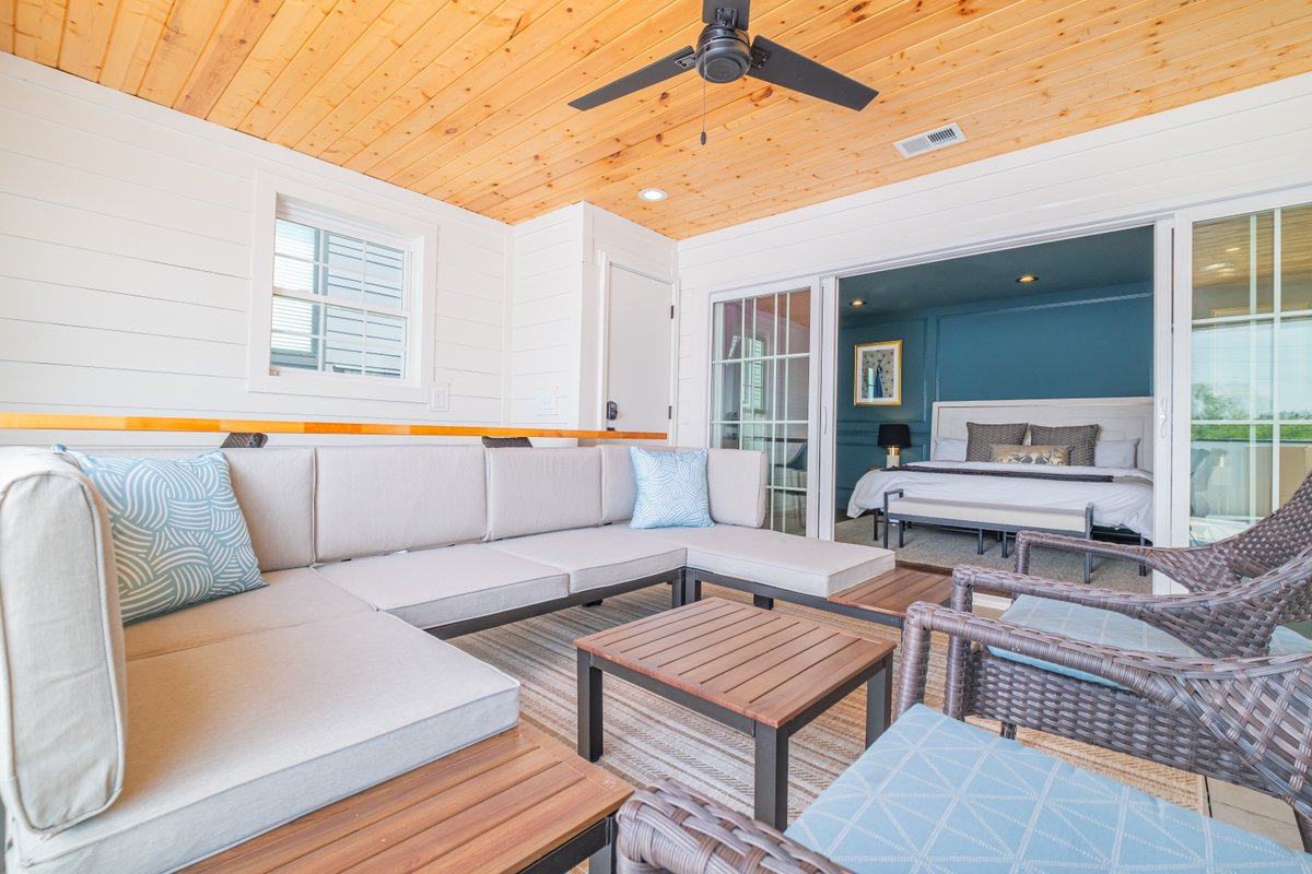 Peacock’s Perch | Rooftop