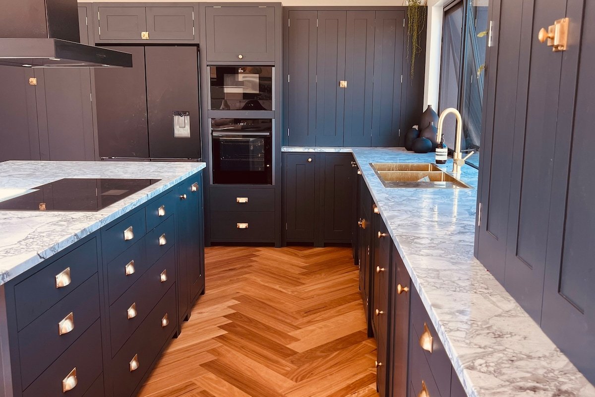 Luxury Modern Barn – Water & Vineyard Views gallery image 4