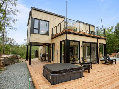 Modern Luxury Chalet near Tremblant + Private Spa
