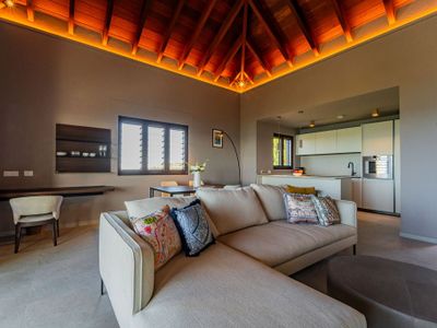 Spacious Ocean View Apartment