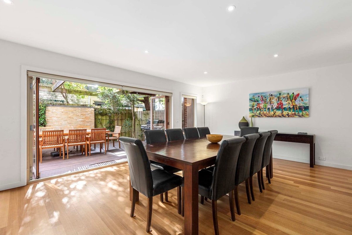 Stroll Away. Townhouse just a stroll to Ocean and gallery image 4