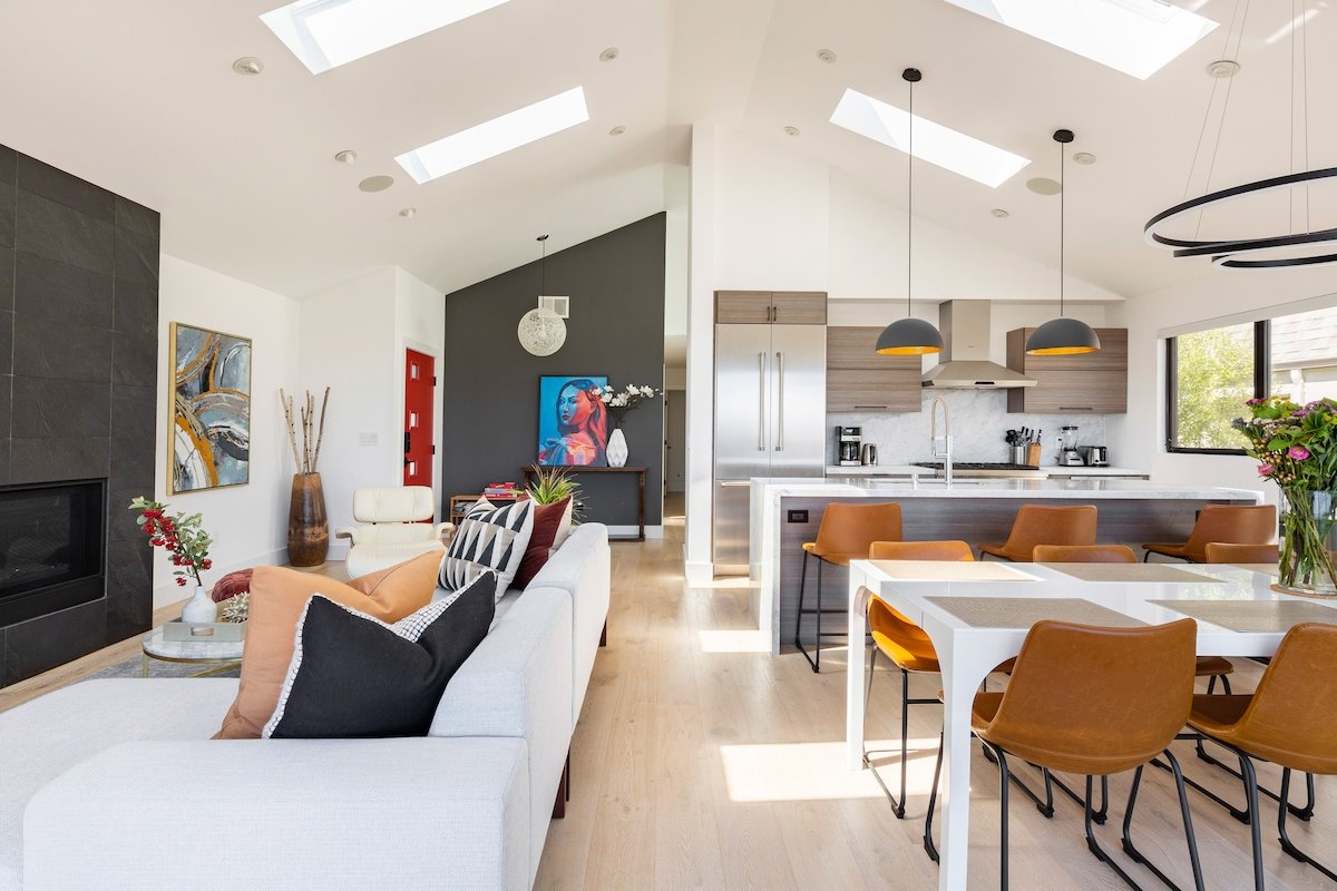 Modern Hilltop Luxe Villa | City View+Nature gallery image 2